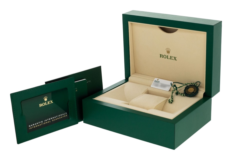 Rolex Oyster Perpetual 126000 Image 4